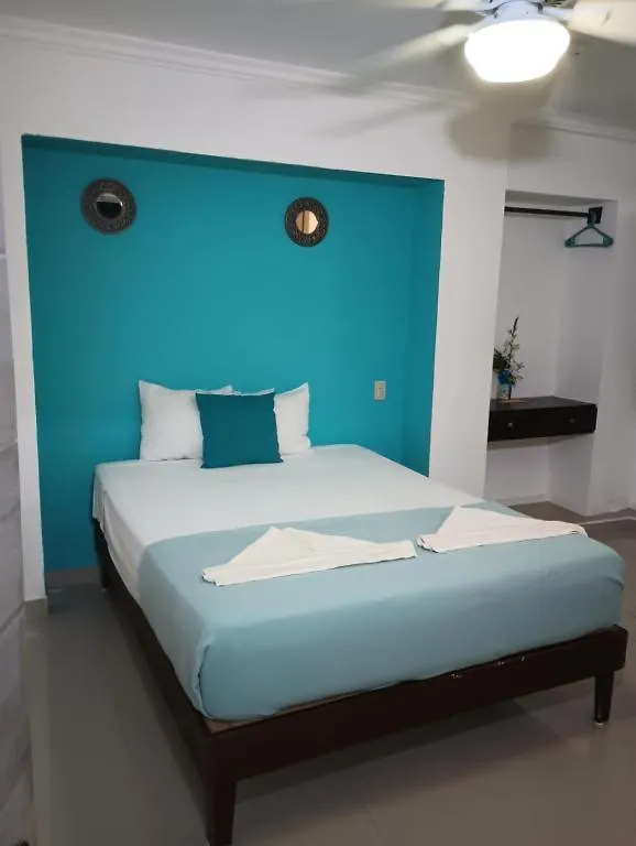 Playa Y Mar Suites - Avenida Quinta - Only 1 Block From Beach!!! Playa del Carmen 3*,