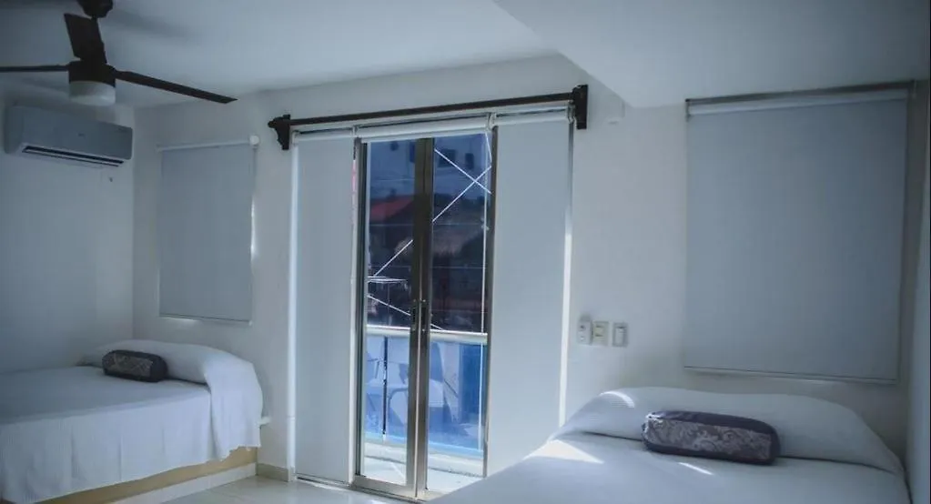 Playa Y Mar Suites - Avenida Quinta - Only 1 Block From Beach!!! Playa del Carmen Mexico