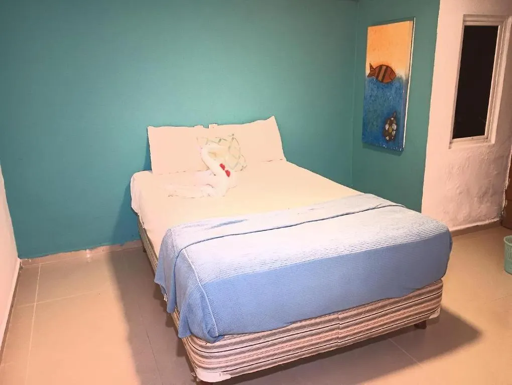 Playa Y Mar Suites - Avenida Quinta - Only 1 Block From Beach!!! Playa del Carmen 3*,  Mexico