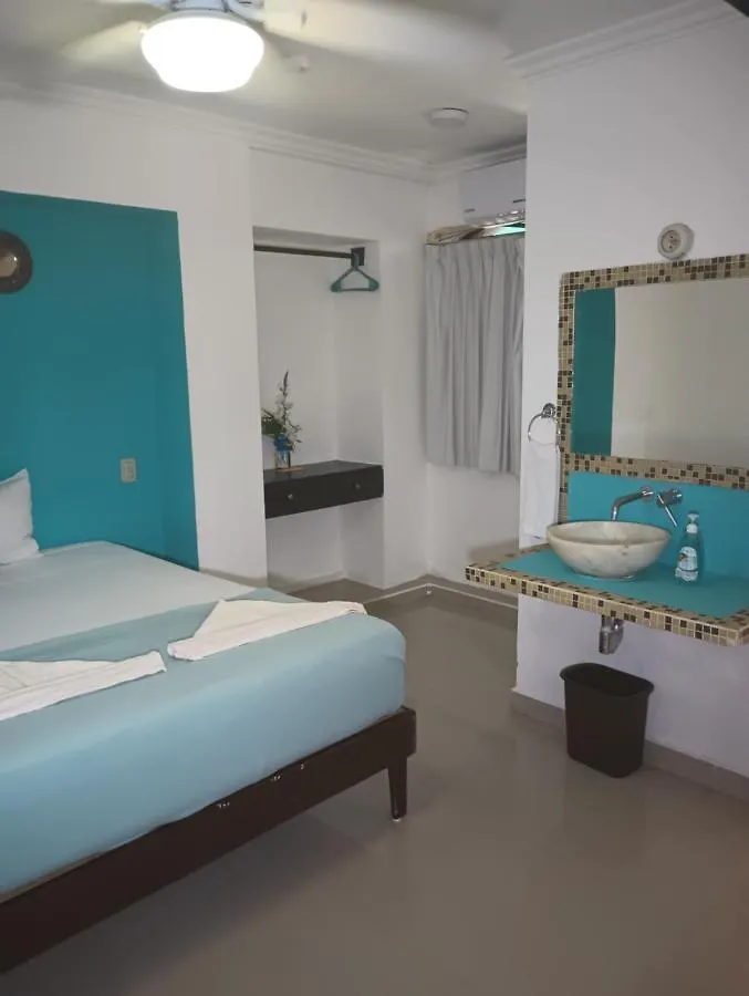 Playa Y Mar Suites - Avenida Quinta - Only 1 Block From Beach!!! Playa del Carmen 3*,  Mexico